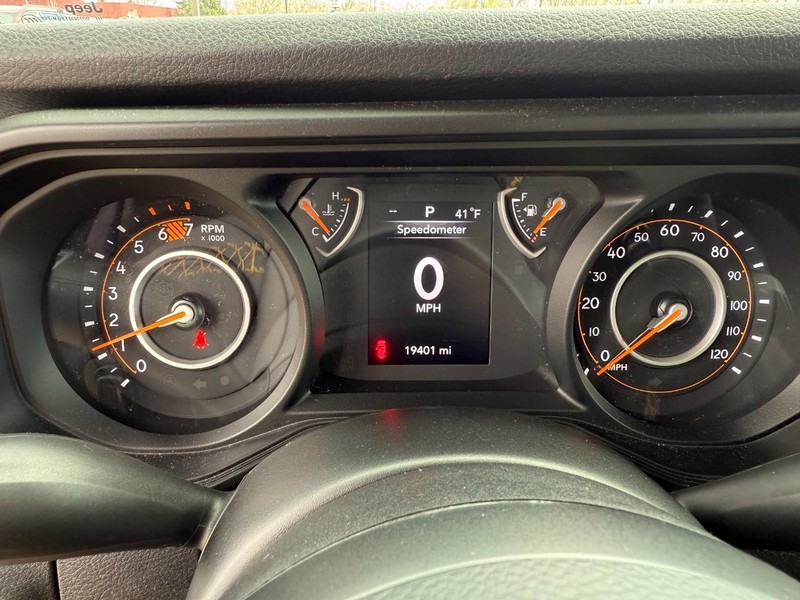 Jeep Wrangler Vehicle Image 23