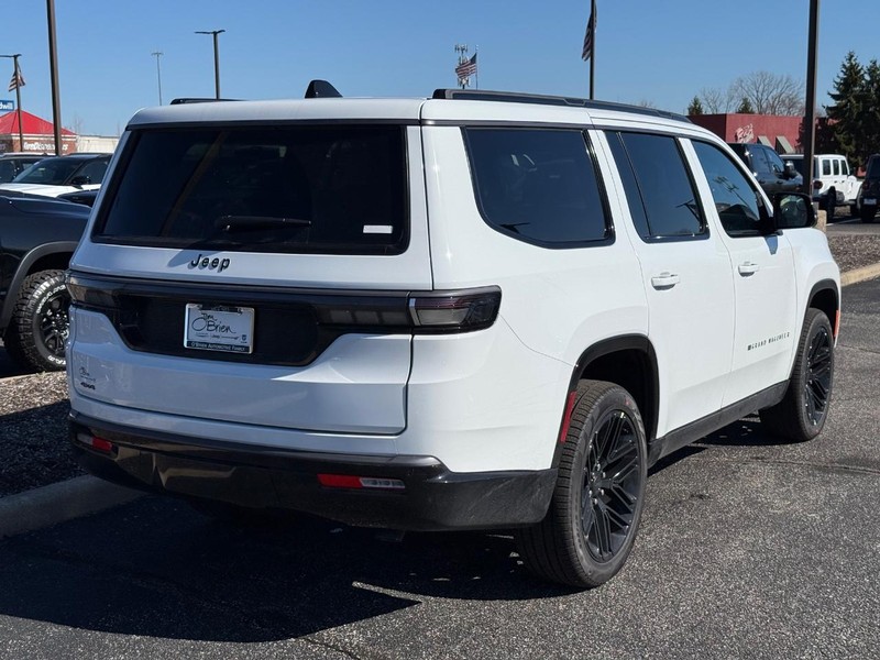 Jeep Grand Wagoneer Vehicle Image 03