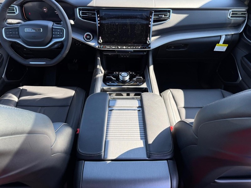 Jeep Grand Wagoneer Vehicle Image 07