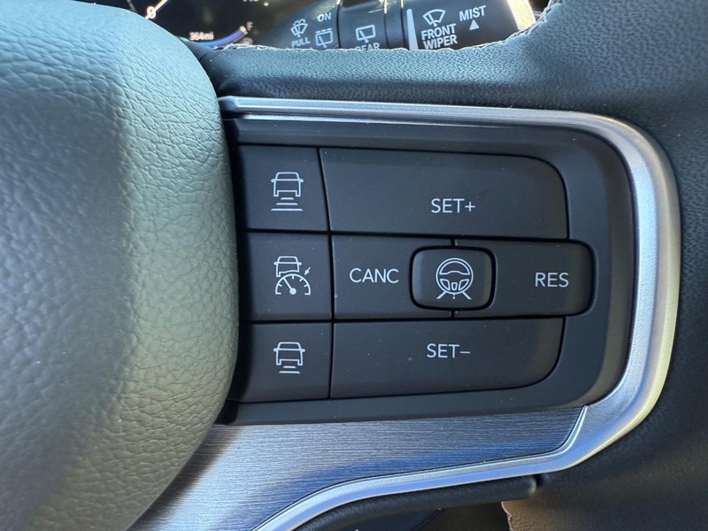 Jeep Grand Wagoneer Vehicle Image 10