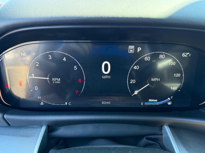 Jeep Grand Wagoneer Vehicle Image 17