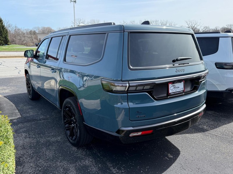 Jeep Grand Wagoneer L Vehicle Image 03