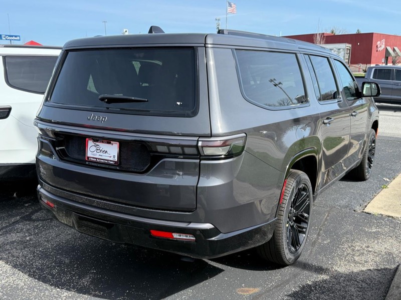 Jeep Grand Wagoneer L Vehicle Image 03