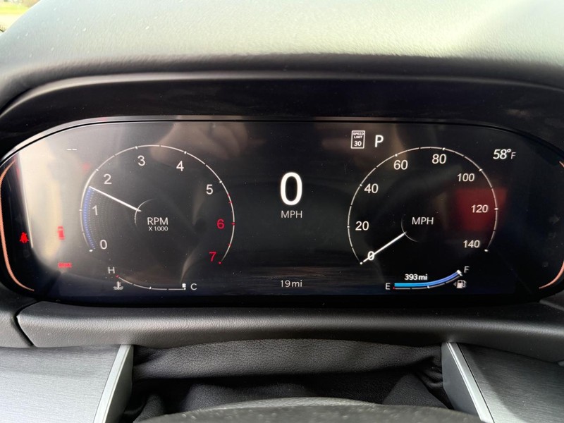 Jeep Grand Wagoneer L Vehicle Image 16