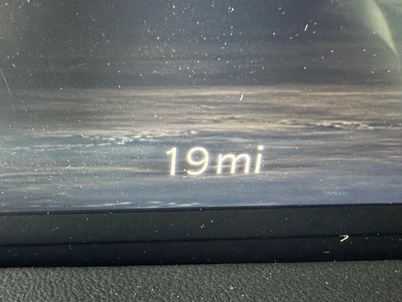 Jeep Grand Wagoneer L Vehicle Image 17