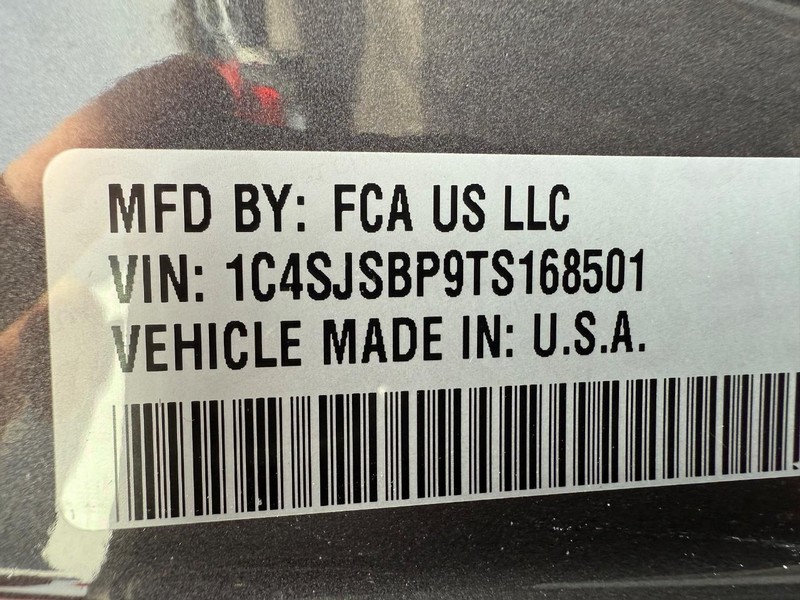 Jeep Grand Wagoneer L Vehicle Image 20