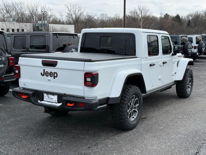 Jeep Gladiator Vehicle Image 03