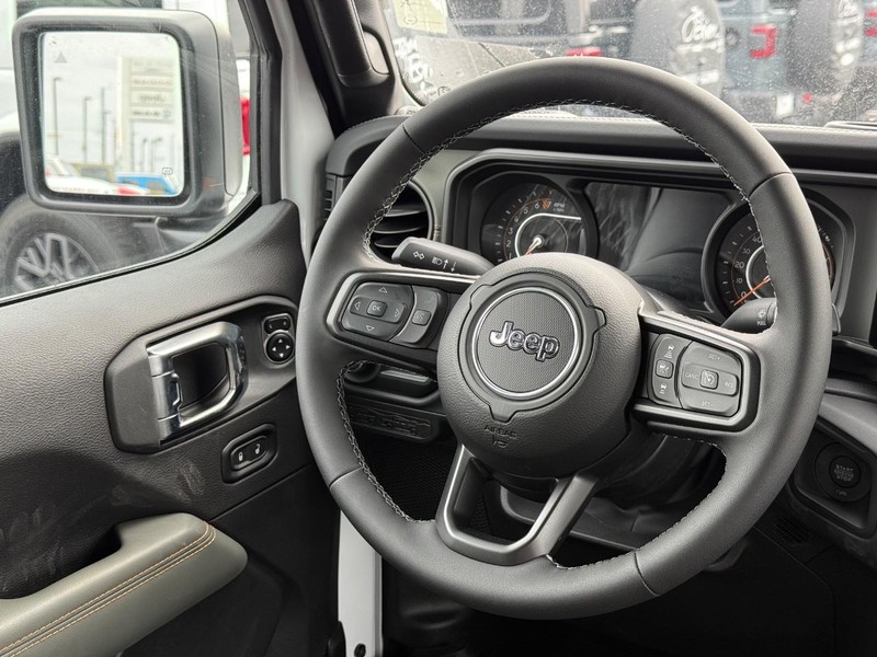 Jeep Gladiator Vehicle Image 06