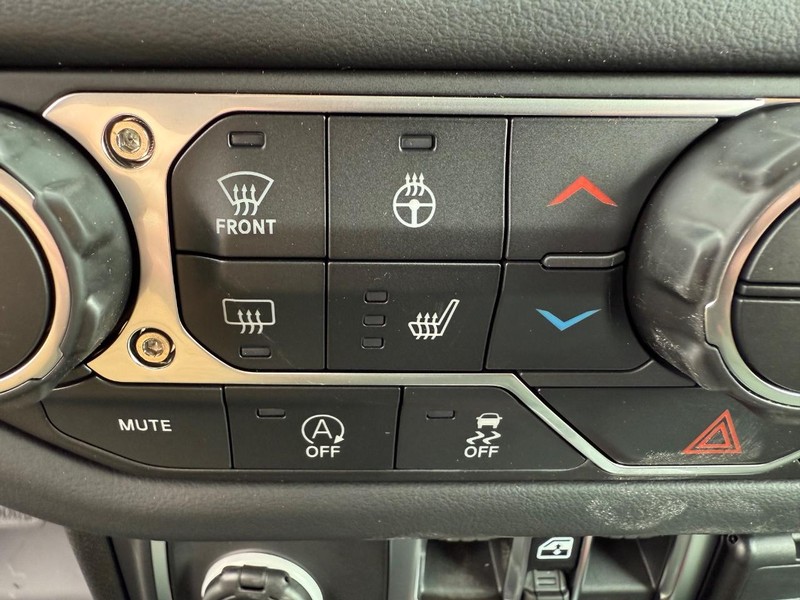 Jeep Gladiator Vehicle Image 10