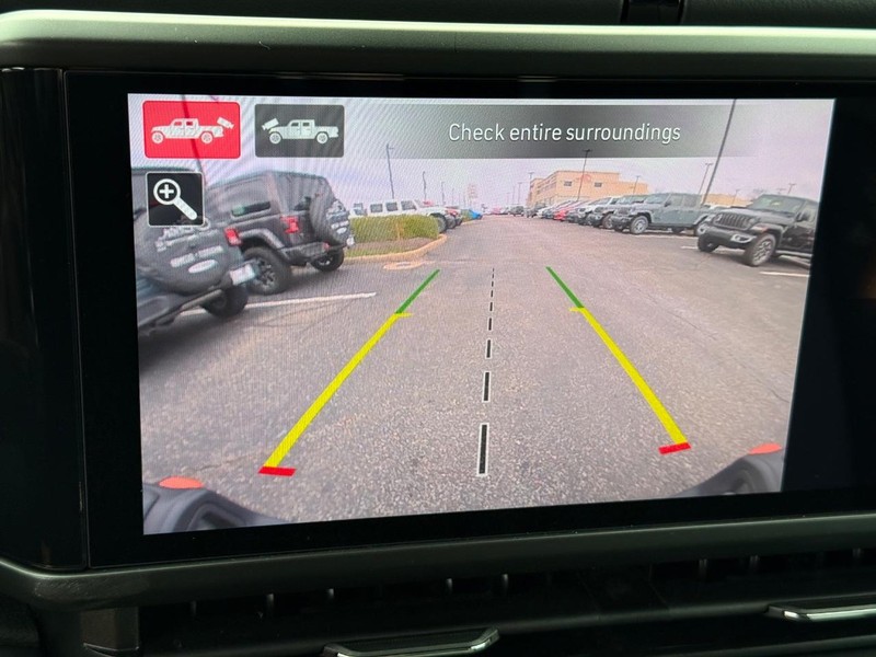 Jeep Gladiator Vehicle Image 12