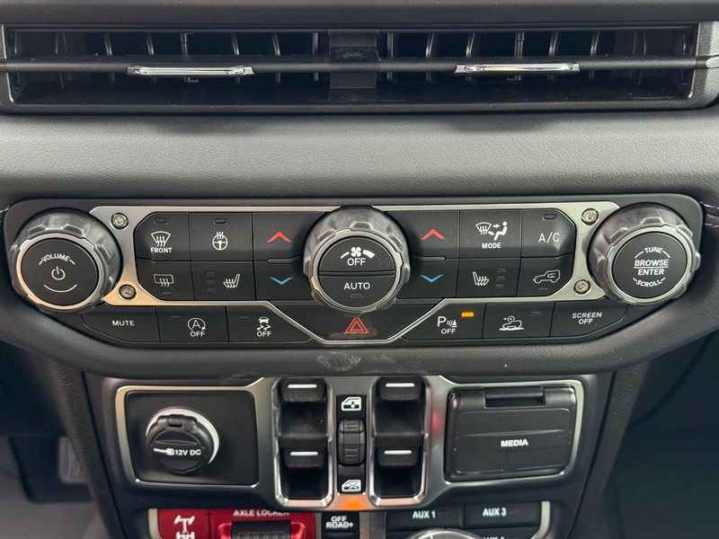 Jeep Gladiator Vehicle Image 13