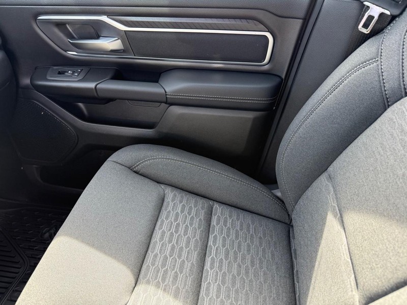 Ram 1500 Vehicle Image 13