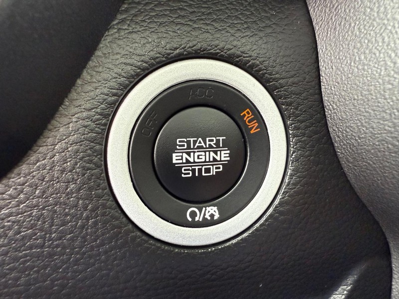 Ram 1500 Vehicle Image 16