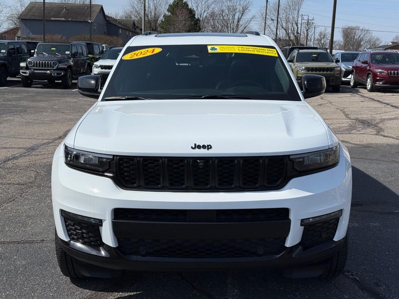 Jeep Grand Cherokee L Vehicle Image 10