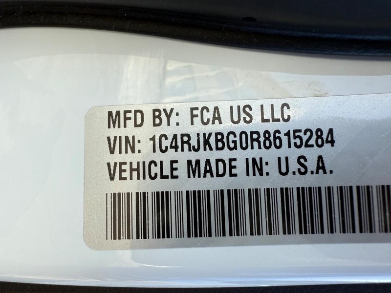 Jeep Grand Cherokee L Vehicle Image 30