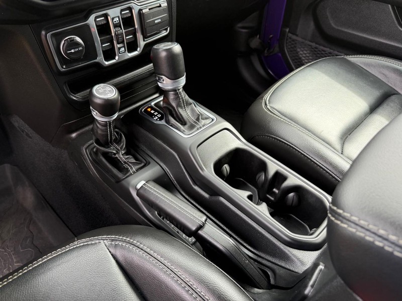 Jeep Wrangler 4xe Vehicle Image 21