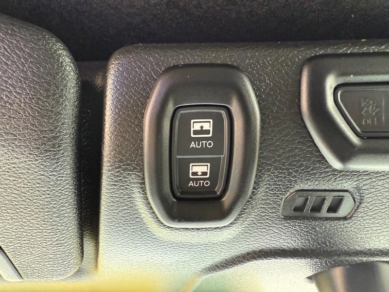 Jeep Wrangler 4xe Vehicle Image 23