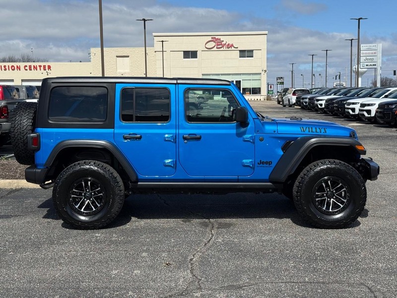 Jeep Wrangler Vehicle Image 02