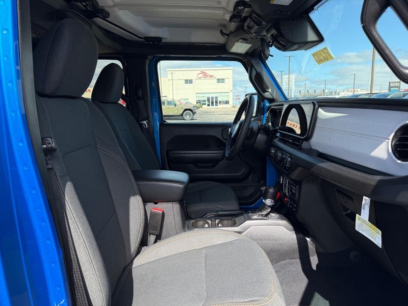 Jeep Wrangler Vehicle Image 10