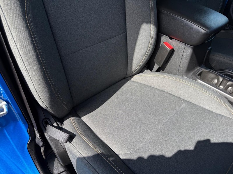 Jeep Wrangler Vehicle Image 12