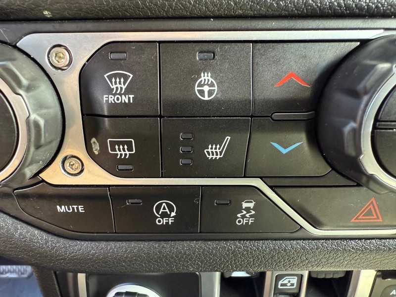 Jeep Wrangler Vehicle Image 16