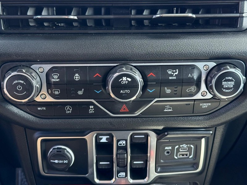 Jeep Wrangler Vehicle Image 19