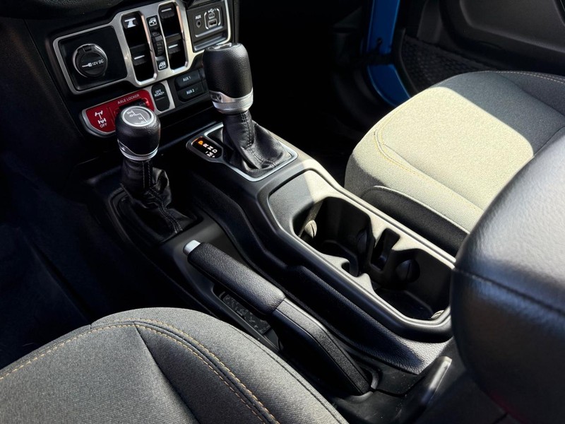 Jeep Wrangler Vehicle Image 20