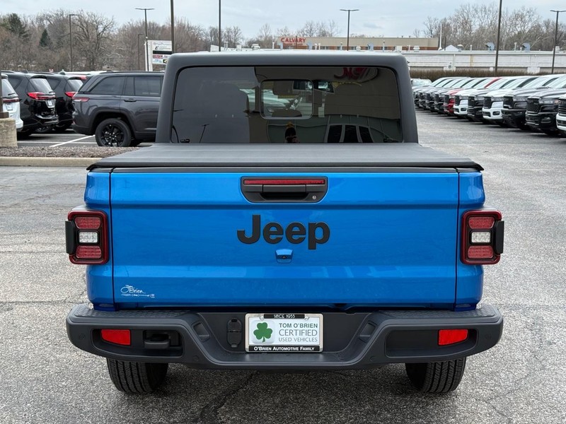Jeep Gladiator Vehicle Image 04