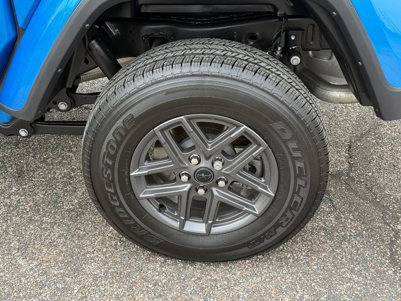 Jeep Gladiator Vehicle Image 06