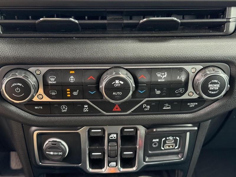 Jeep Gladiator Vehicle Image 19