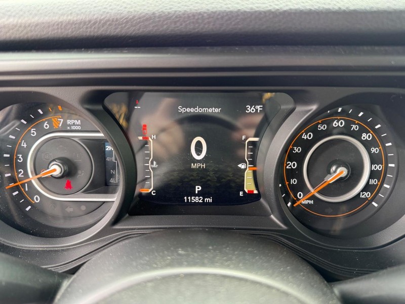 Jeep Gladiator Vehicle Image 22