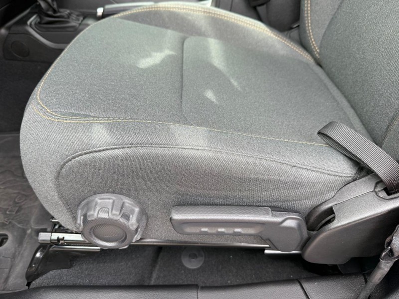 Jeep Gladiator Vehicle Image 25