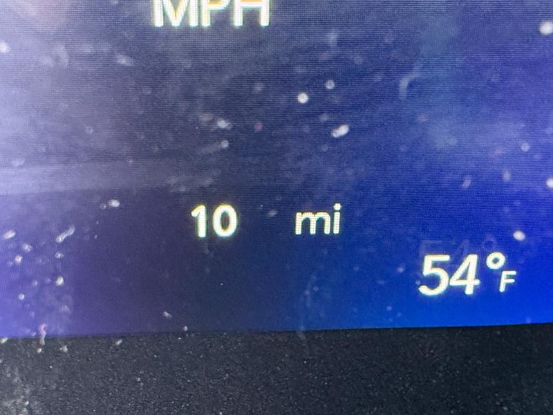 Chrysler Pacifica Vehicle Image 17