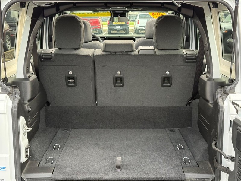 Jeep Wrangler 4xe Vehicle Image 07