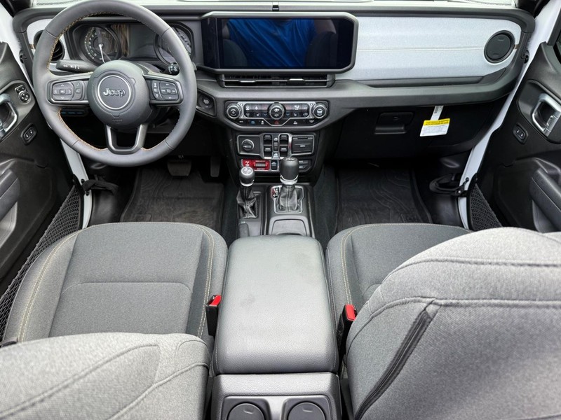 Jeep Wrangler 4xe Vehicle Image 12