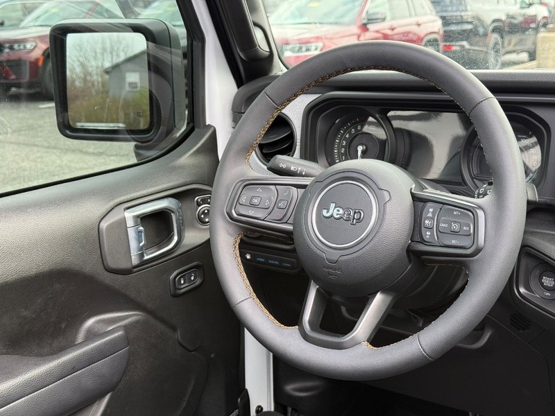 Jeep Wrangler 4xe Vehicle Image 13