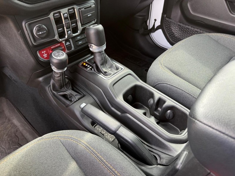 Jeep Wrangler 4xe Vehicle Image 21