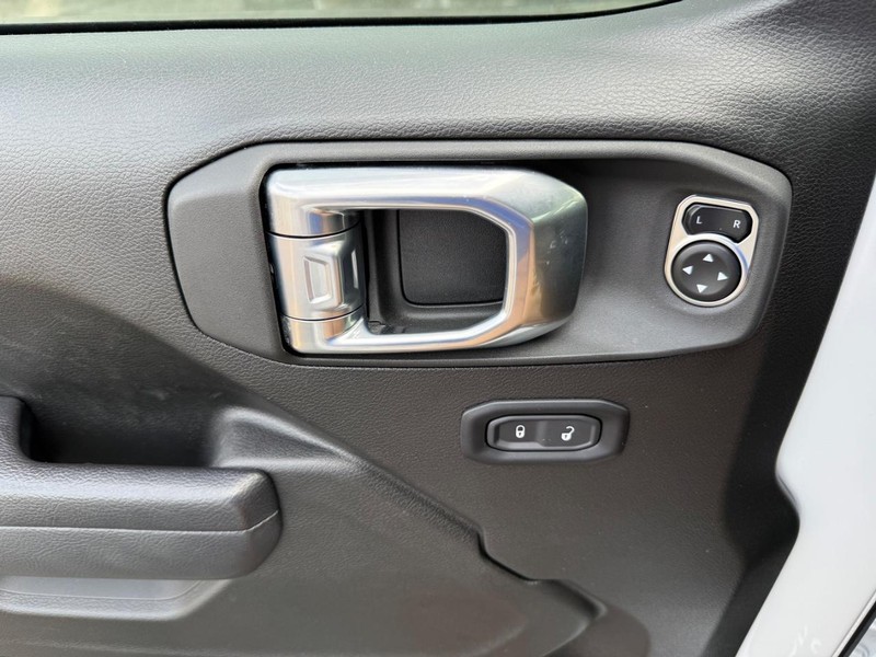 Jeep Wrangler 4xe Vehicle Image 26