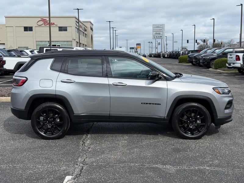 Jeep Compass Vehicle Image 02