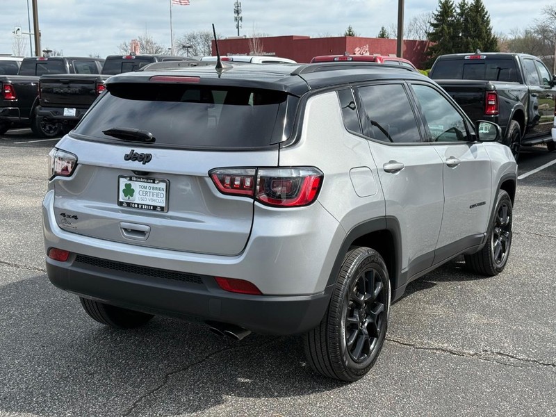 Jeep Compass Vehicle Image 03