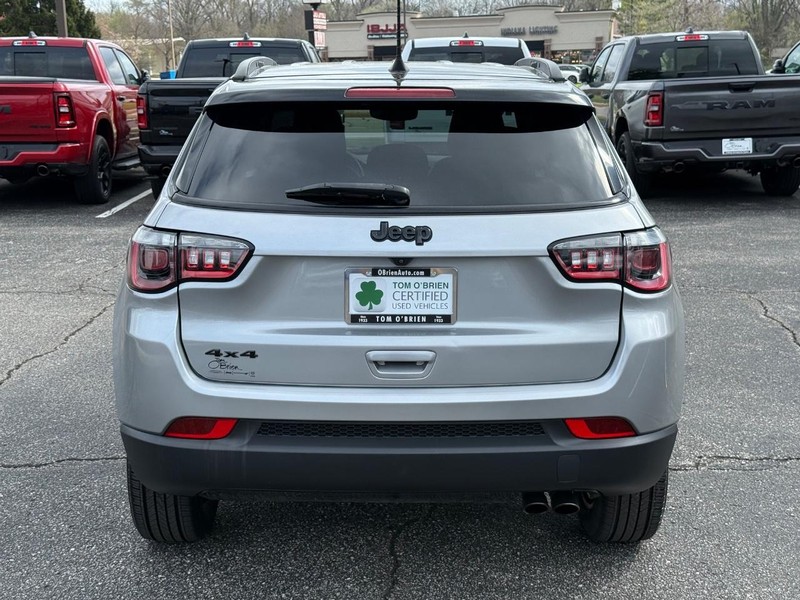 Jeep Compass Vehicle Image 04