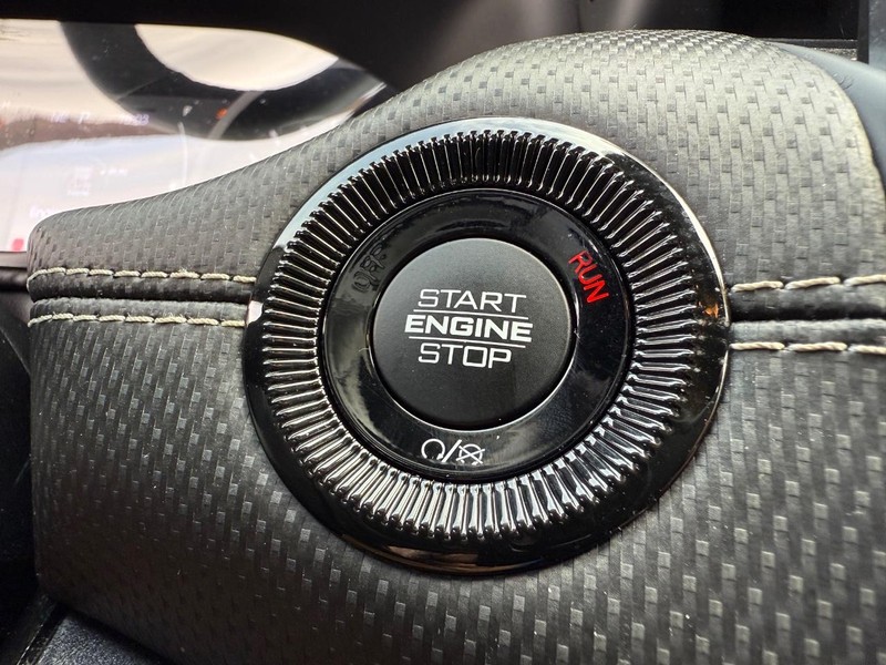 Jeep Compass Vehicle Image 15