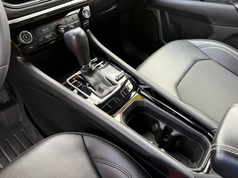 Jeep Compass Vehicle Image 19