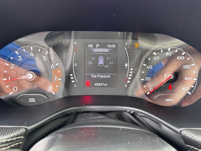 Jeep Compass Vehicle Image 21