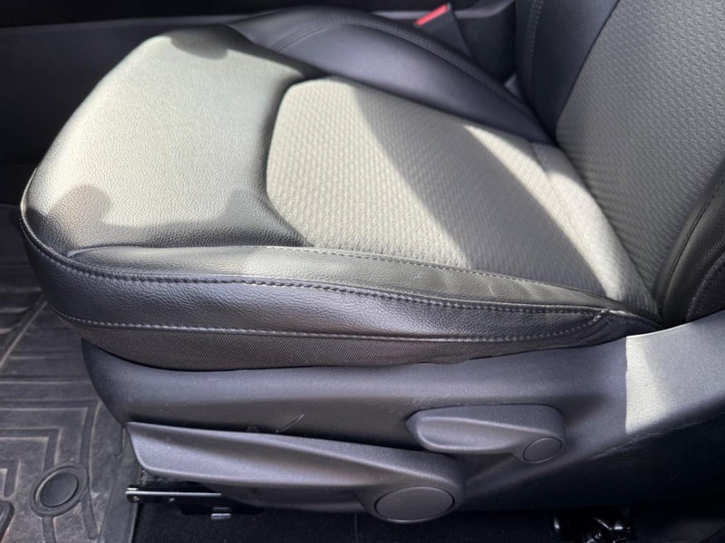 Jeep Compass Vehicle Image 24