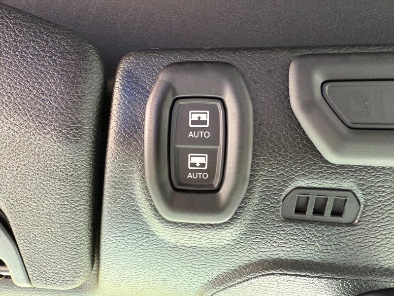 Jeep Wrangler 4xe Vehicle Image 23