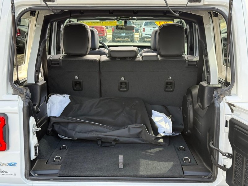 Jeep Wrangler 4xe Vehicle Image 07