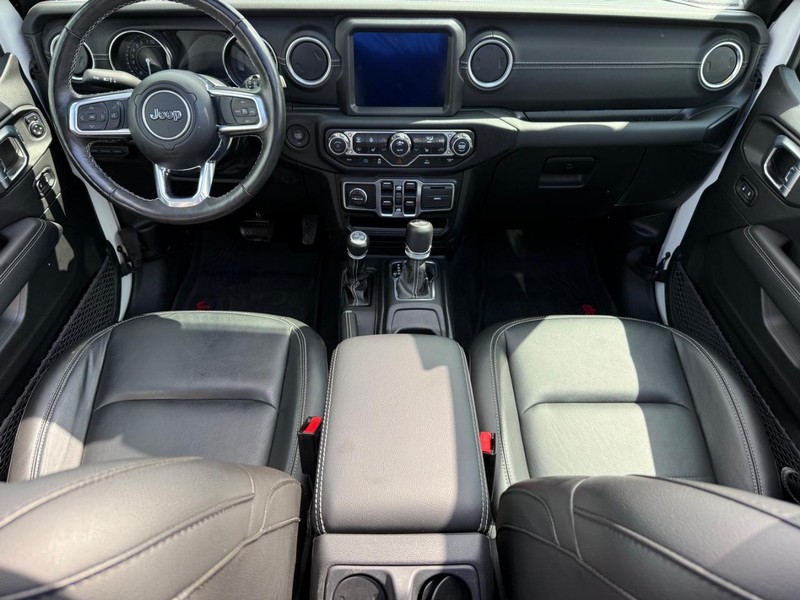 Jeep Wrangler 4xe Vehicle Image 12