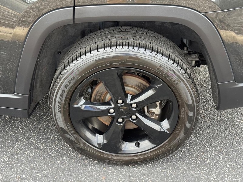 Jeep Grand Cherokee L Vehicle Image 06