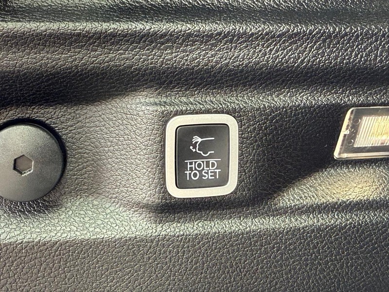 Jeep Grand Cherokee L Vehicle Image 08